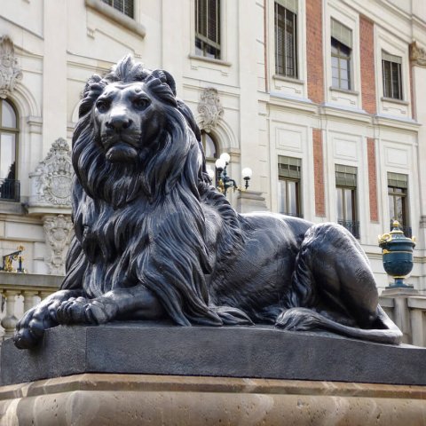 big lion statue