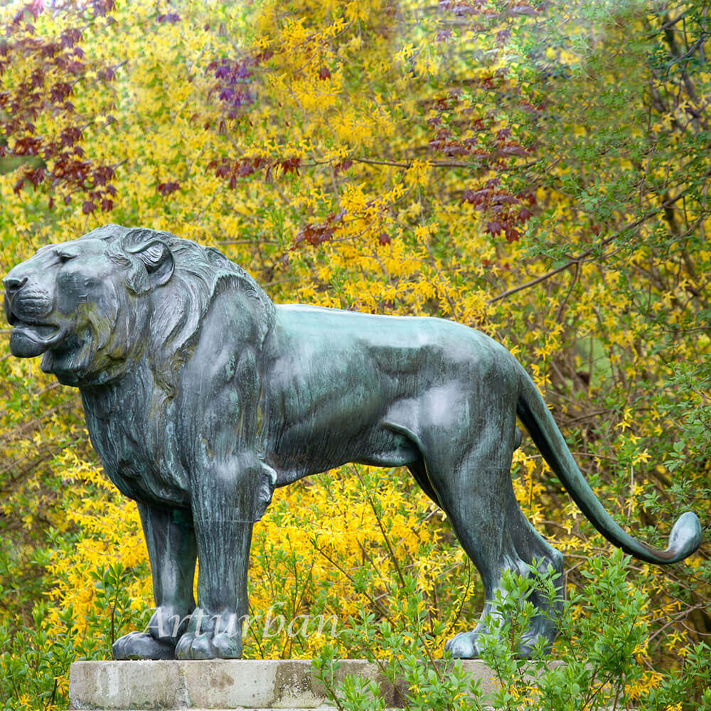 lion yard statue