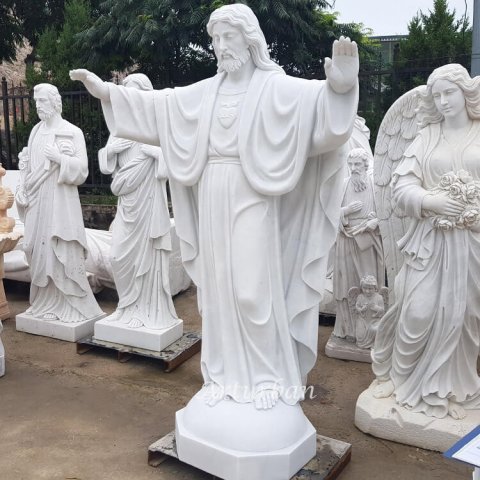 outdoor jesus statue