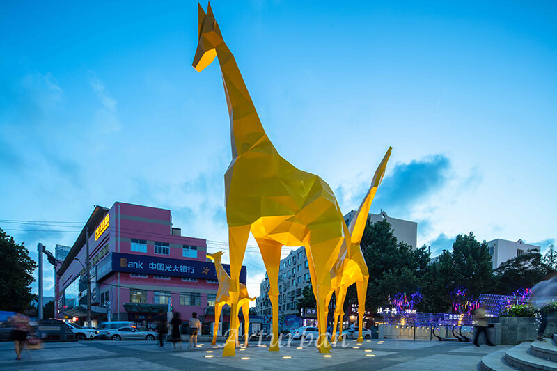 geometry giraffe sculpture