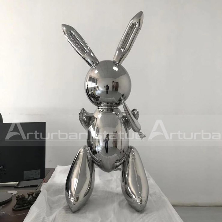 Koons rabbit sculpture