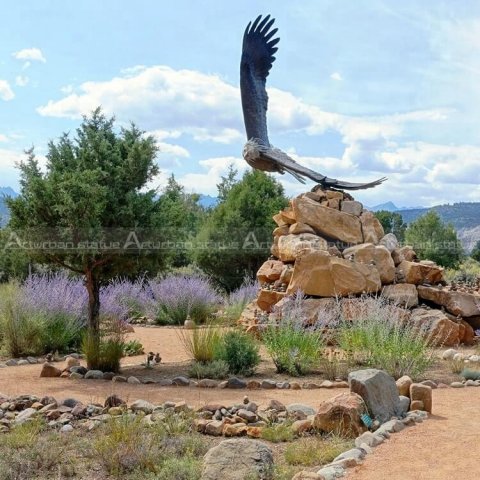 eagle sculpture for garden
