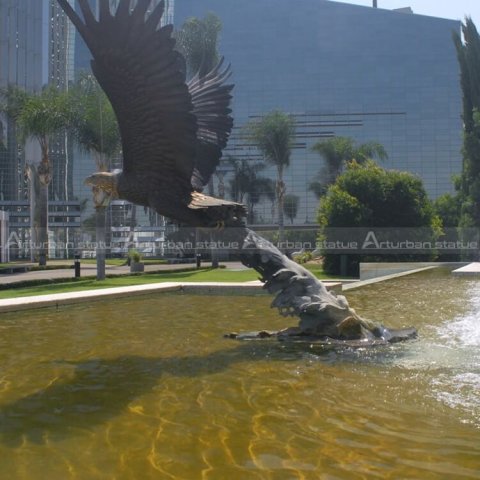 outdoor eagle sculpture
