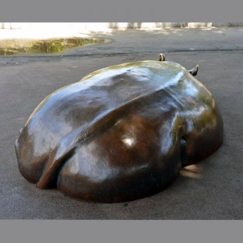 garden hippo sculpture