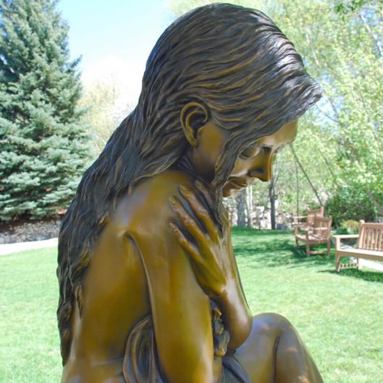 nude girl statue