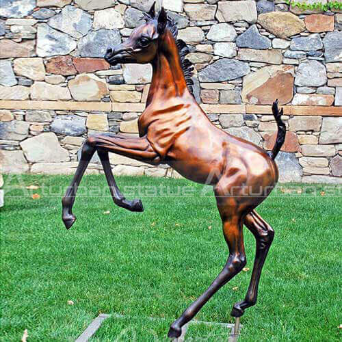 arabian horse statue