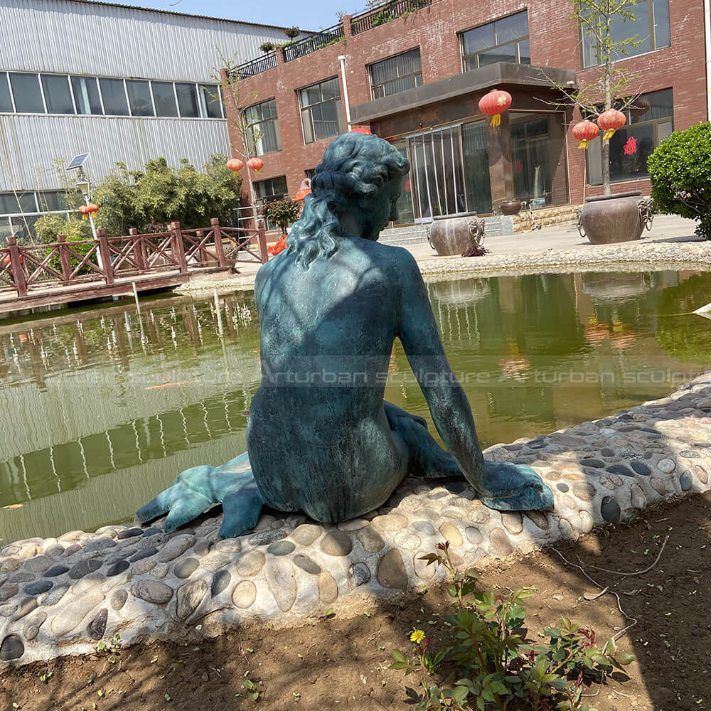 famous mermaid sculpture