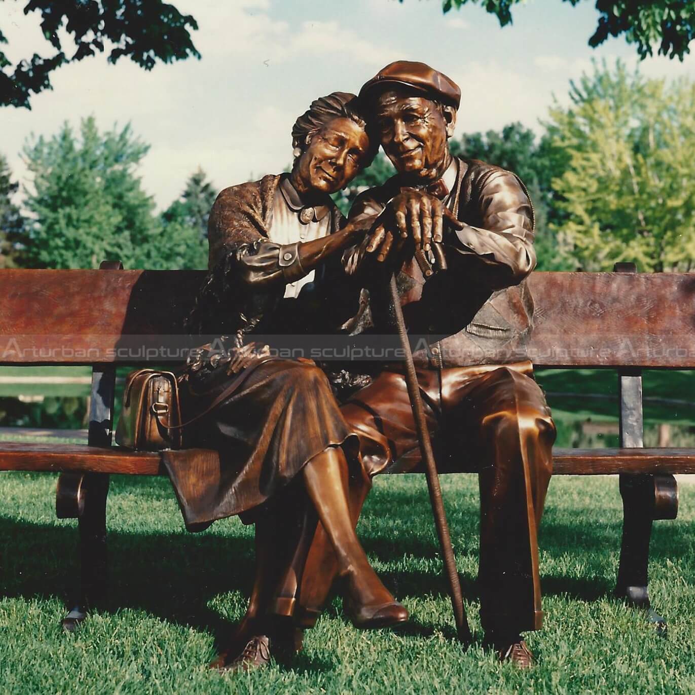 Couple Garden Sculpture, Old Couple Sitting on Bench