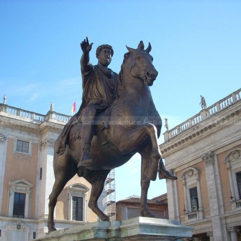 marcus aurelius horse statue