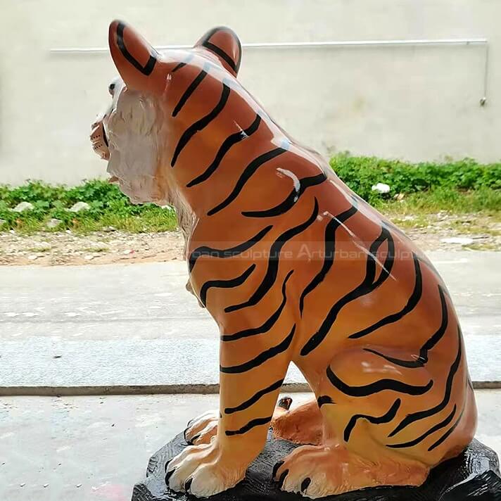 baby tiger statue