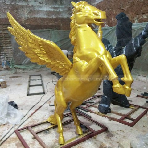 winged horse statue