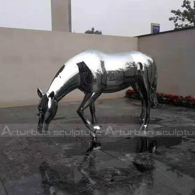 mirror polished horse statue