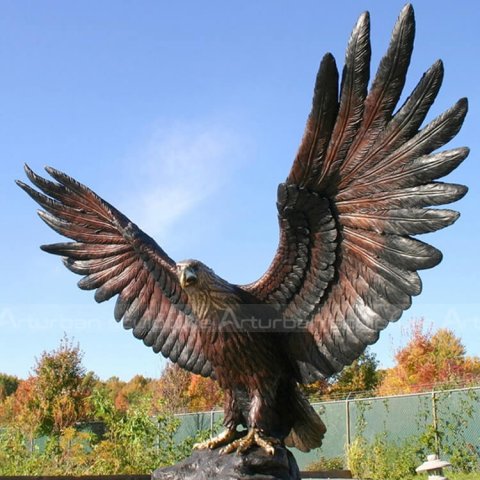 american bald eagle statue