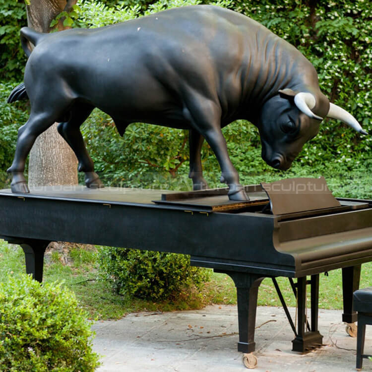 famous bronze bull statue