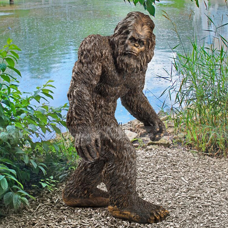 yeti bigfoot statue