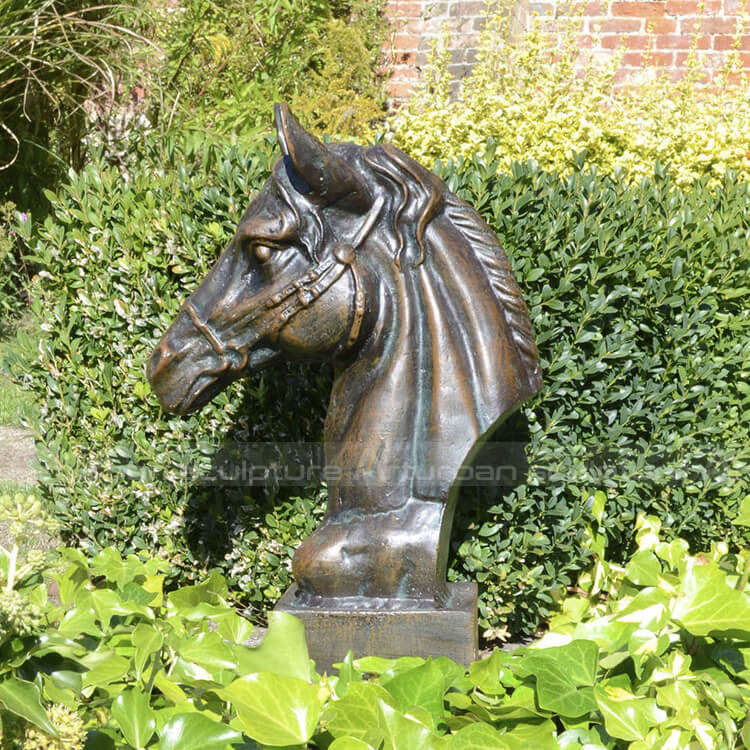 horse bust sculpture