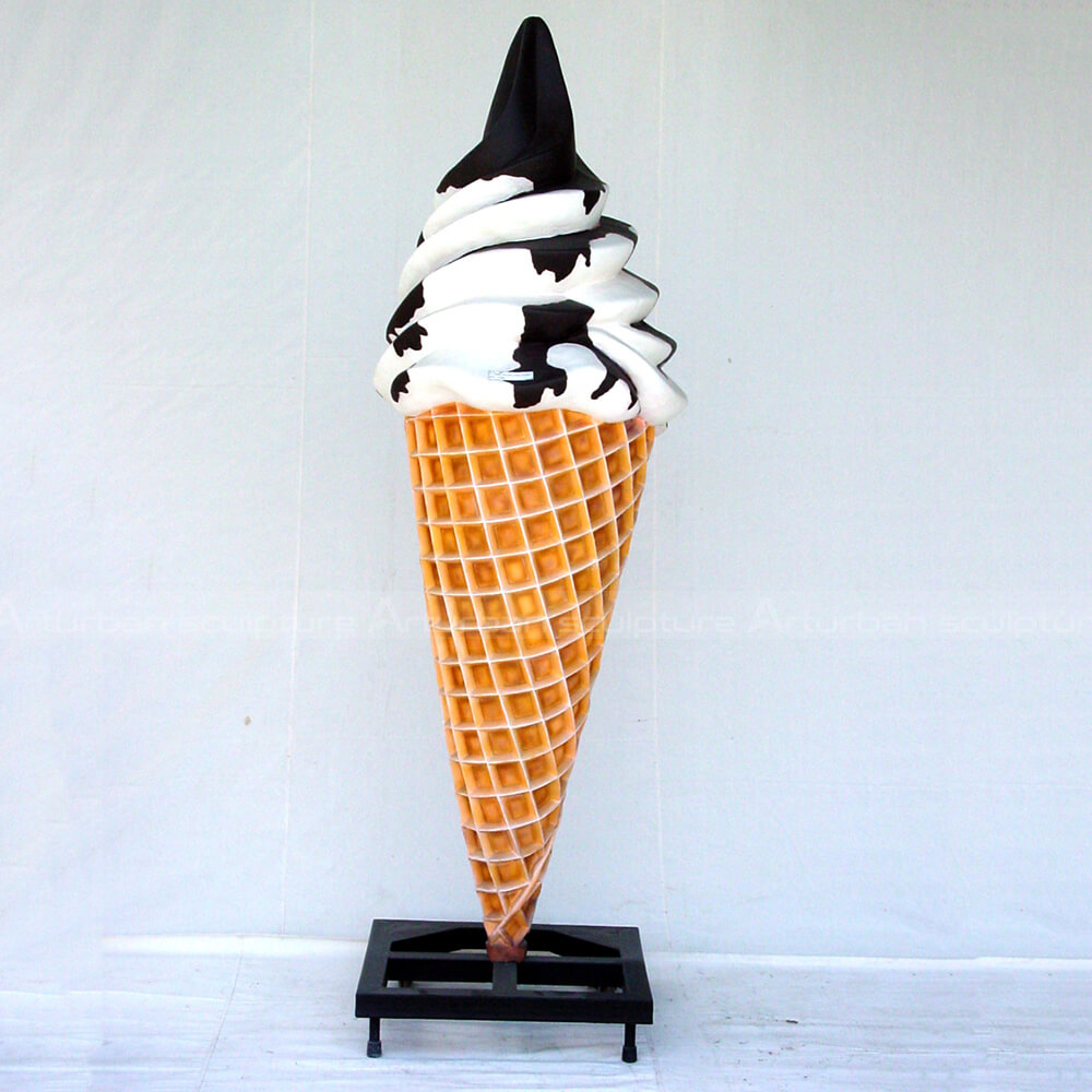 ice cream cone statue