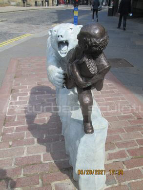 outdoor polar bear statue