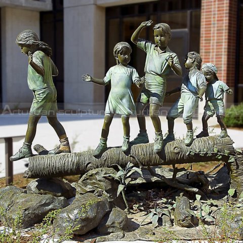 kids playing statue