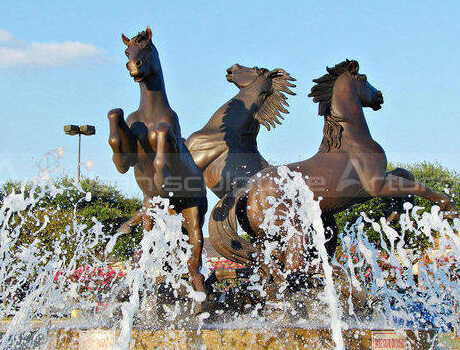 bronze horse fountain