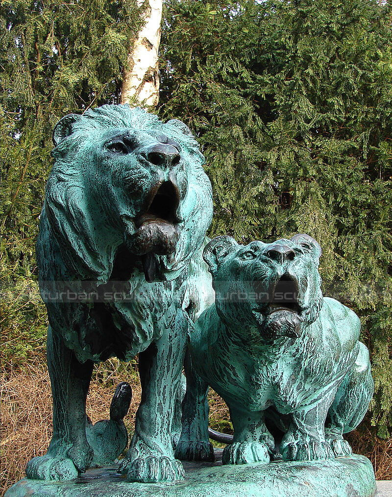 lion and lioness statue