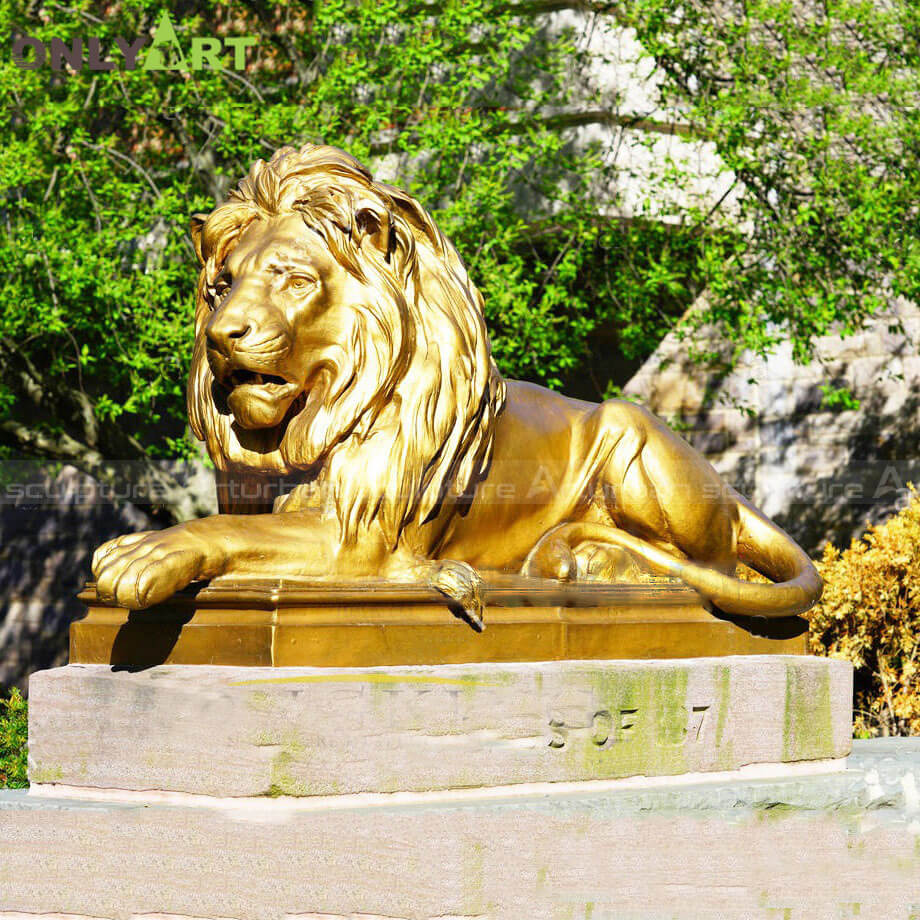 lion gold statue