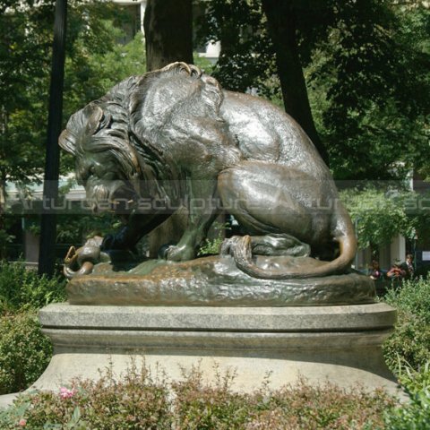 barye lion sculpture