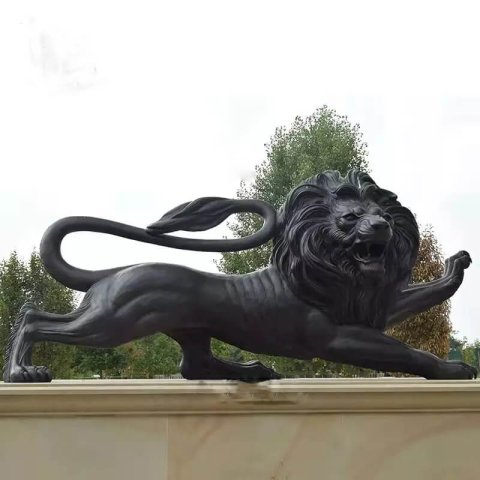 walking lion statue
