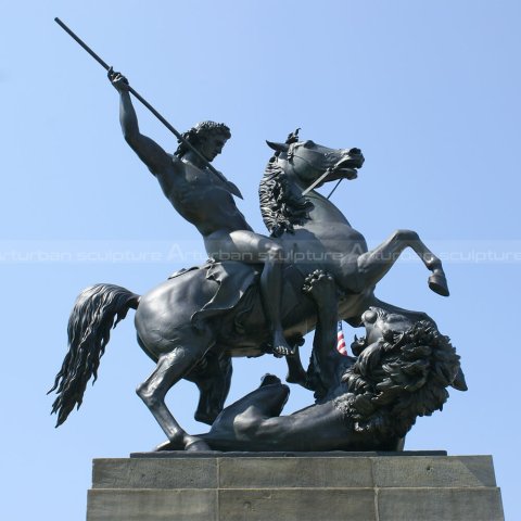 the lion fighter statue