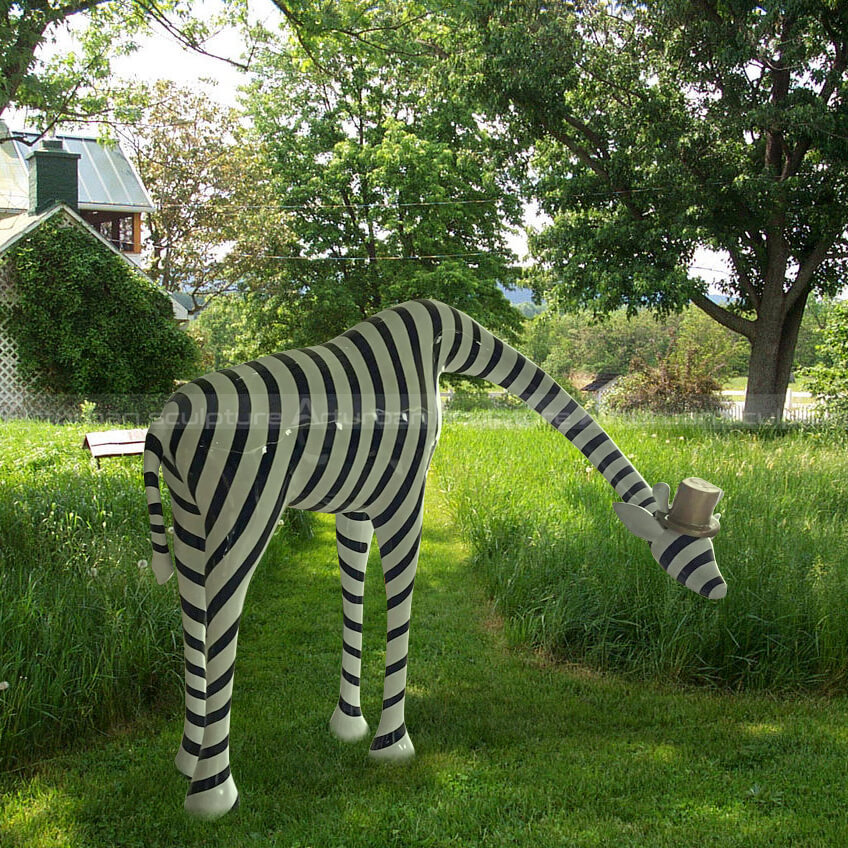 outdoor giraffe sculpture