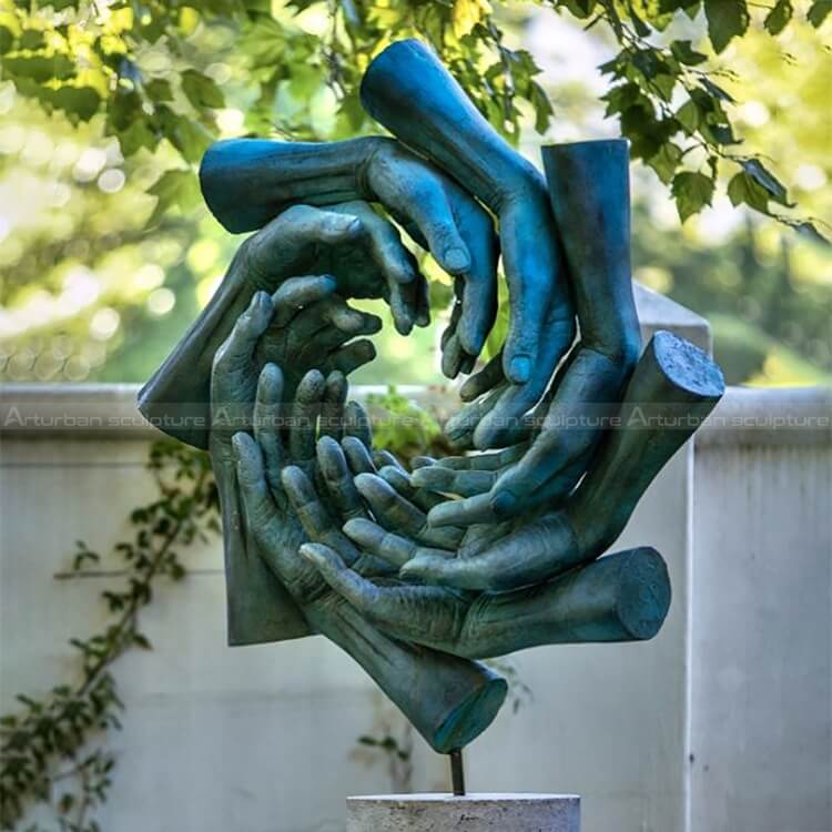 hand in hand sculpture