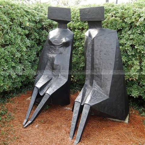 couple statue