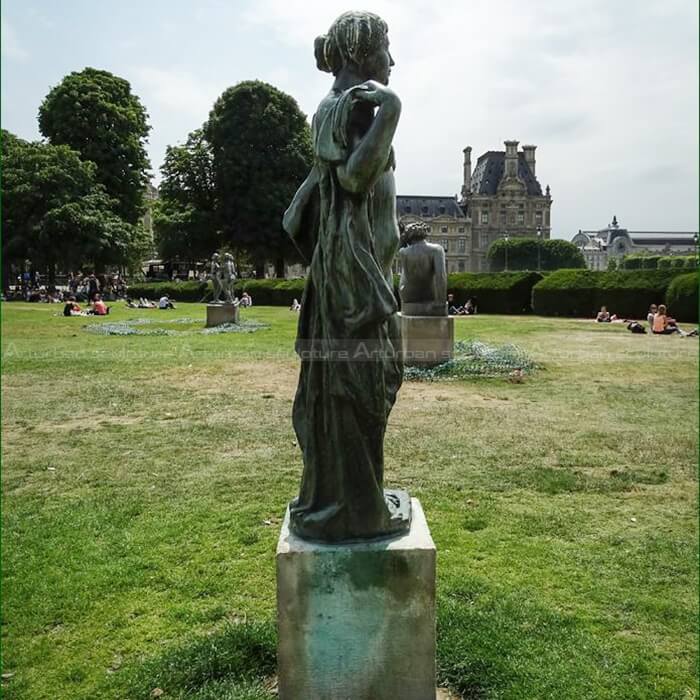 bathing woman statue