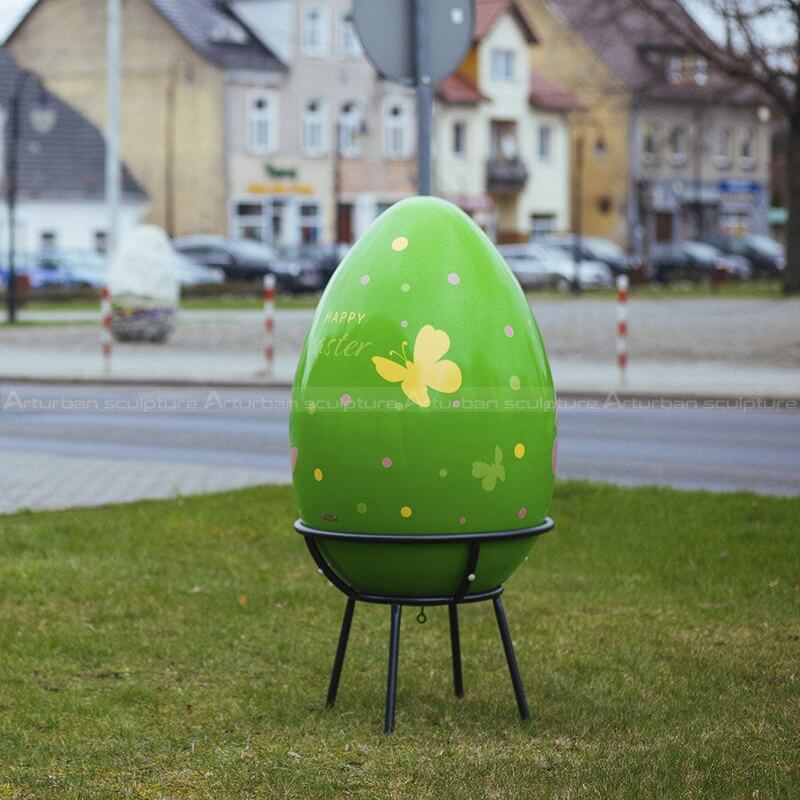 easter egg sculpture