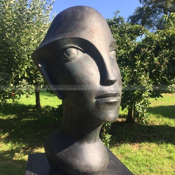 woman face sculpture