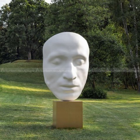 man face sculpture