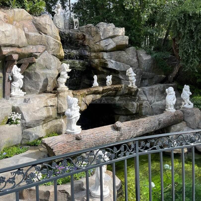 snow white and the seven dwarfs garden statues