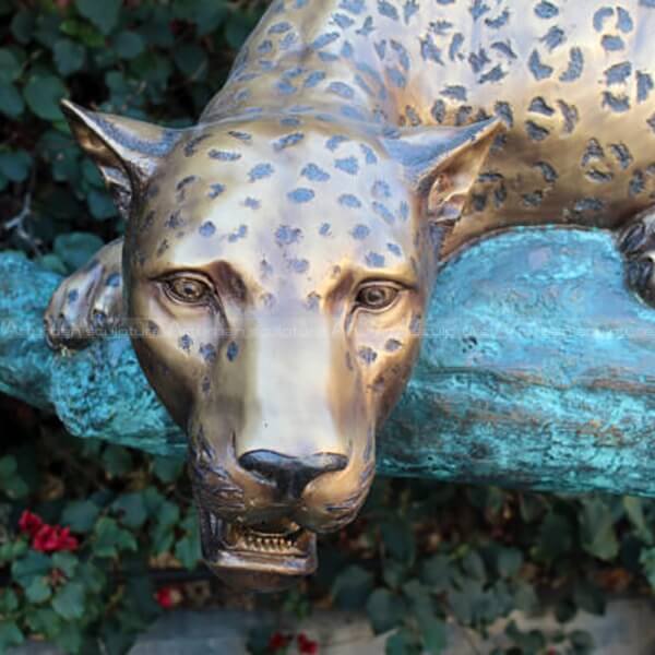 bronze leopard statue