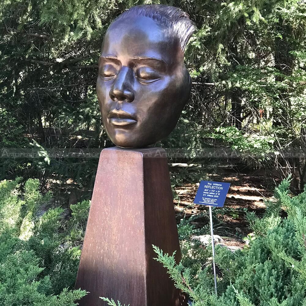 woman head statue
