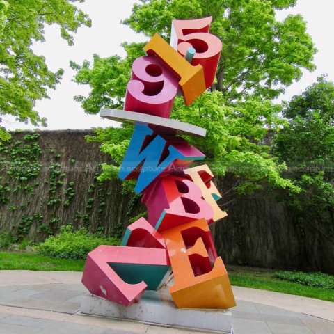 3d letter sculpture