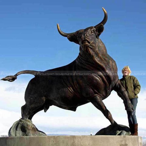 bull garden statue