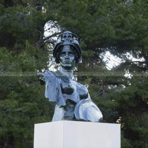 bellona statue