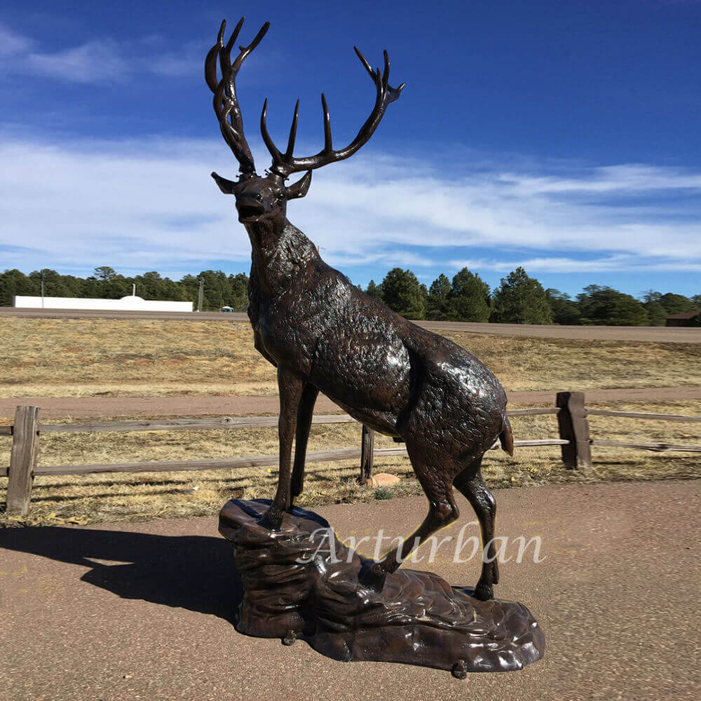 Lifelike Deer Statues