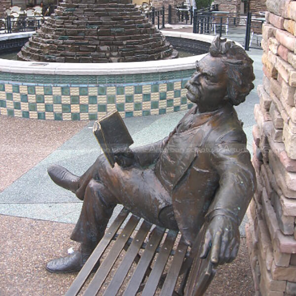 mark twain bench sculpture