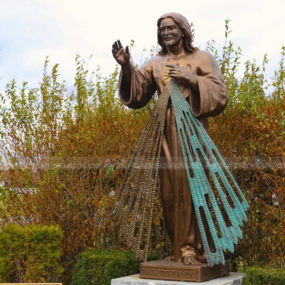 jesus divine mercy statue