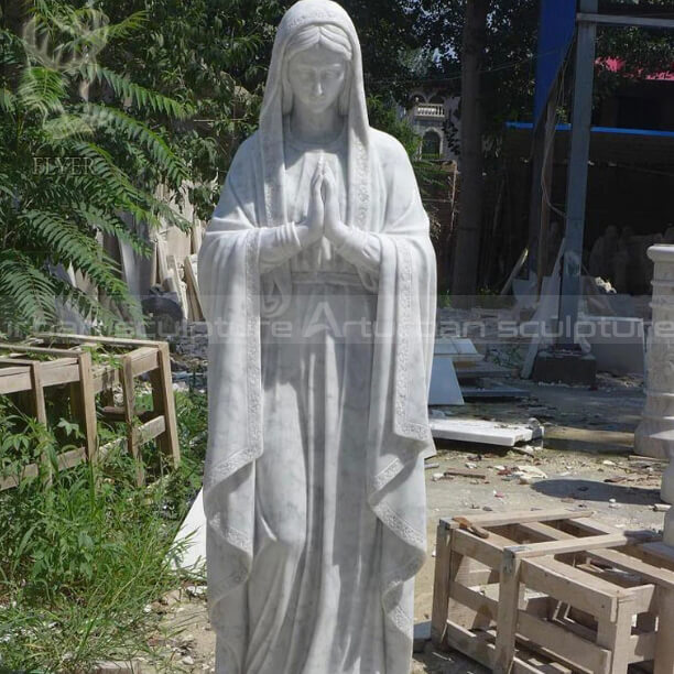 virgin mary praying statue