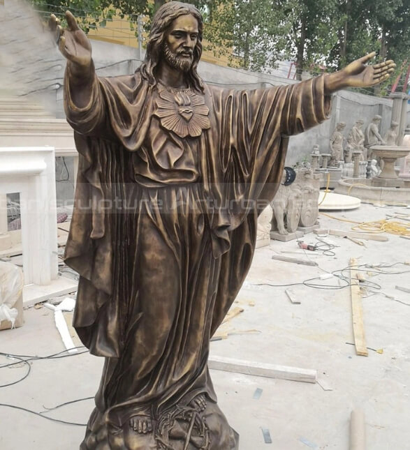 jesus open arms statue
