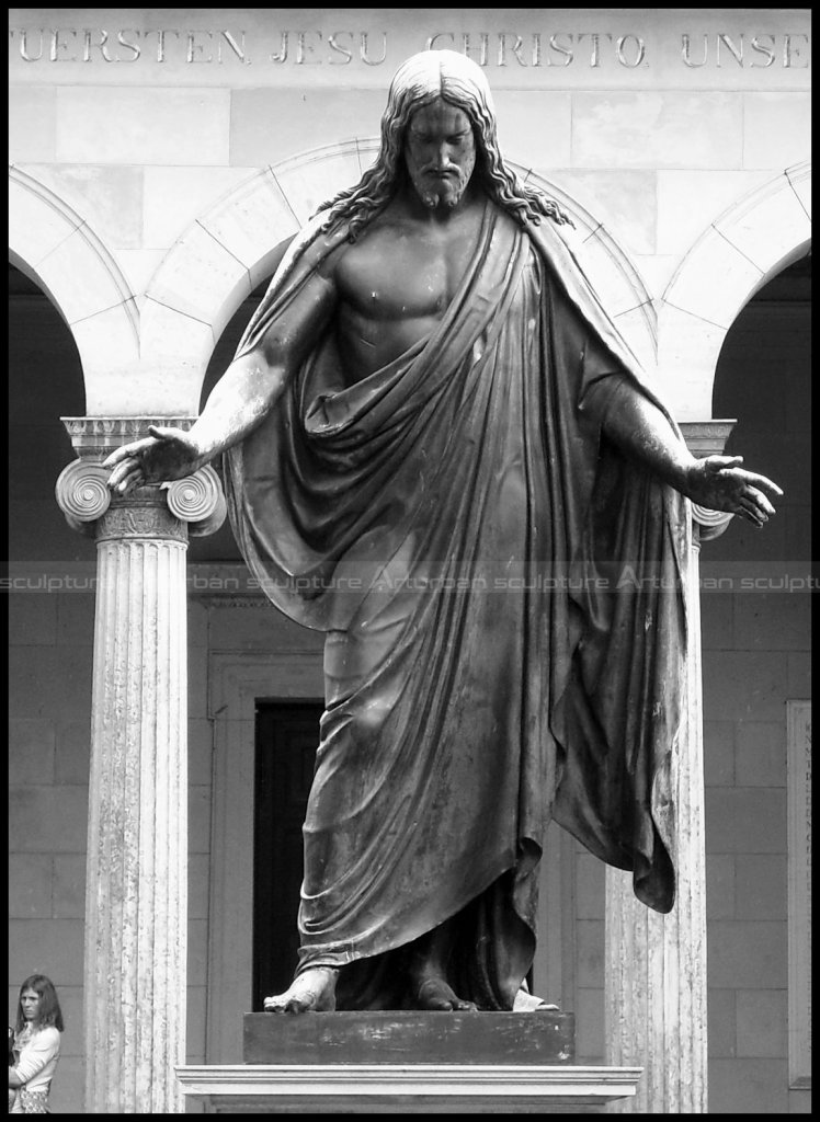 bertel thorvaldsen jesus statue