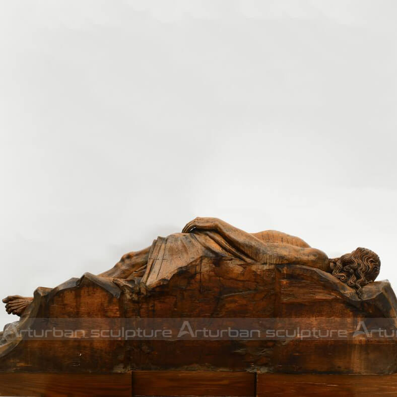 dead savior statue