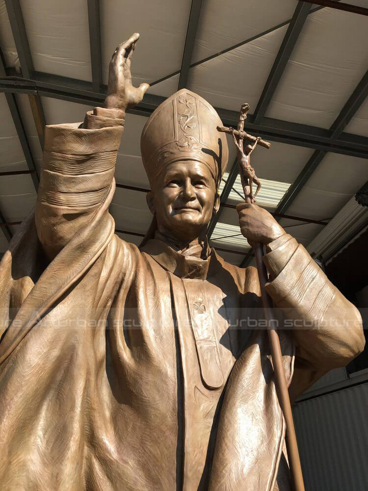 saint john paul ii statue
